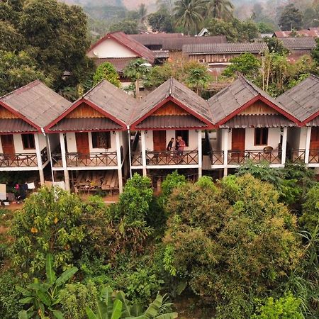 Sunset Bungalows & Gh Muang Ngoi Экстерьер фото