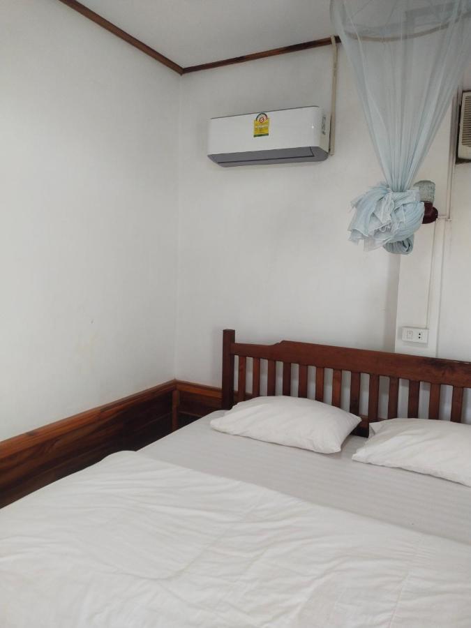 Sunset Bungalows & Gh Muang Ngoi Экстерьер фото