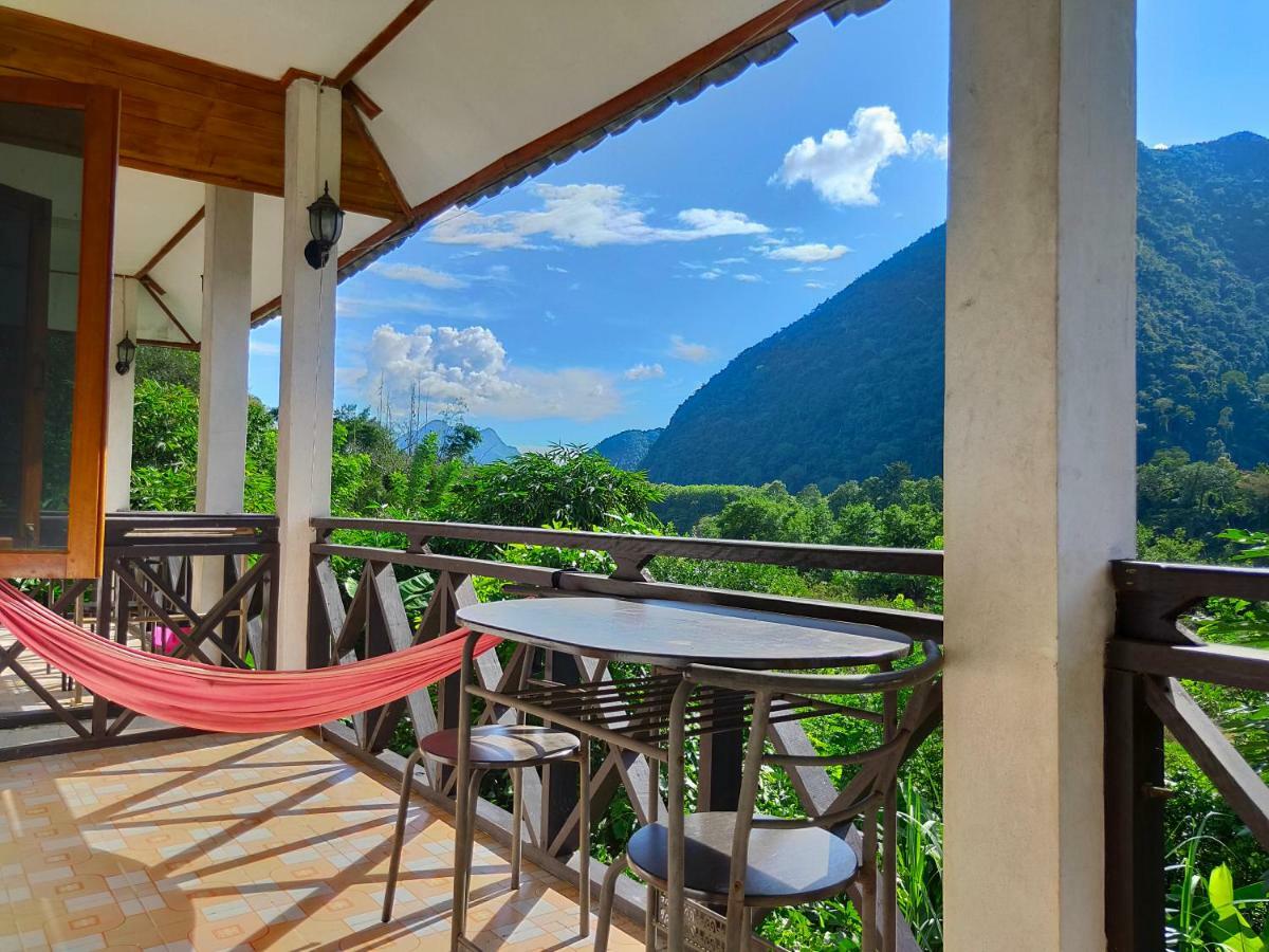 Sunset Bungalows & Gh Muang Ngoi Экстерьер фото