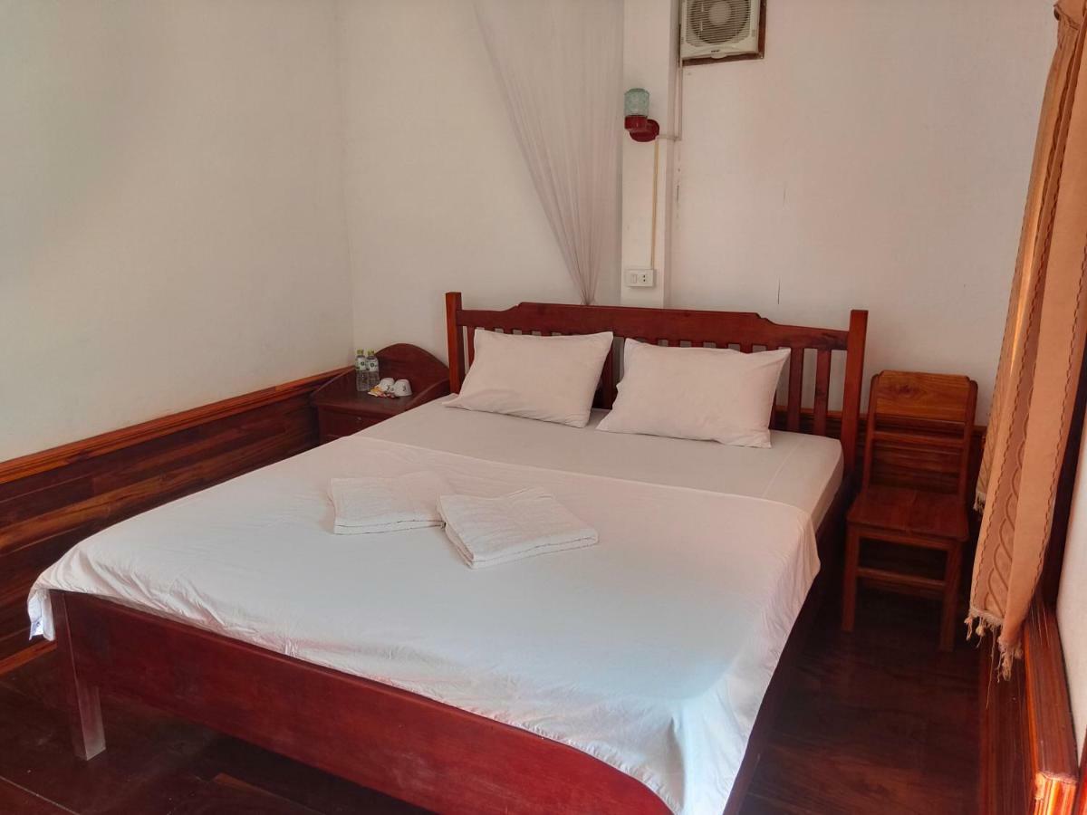 Sunset Bungalows & Gh Muang Ngoi Экстерьер фото