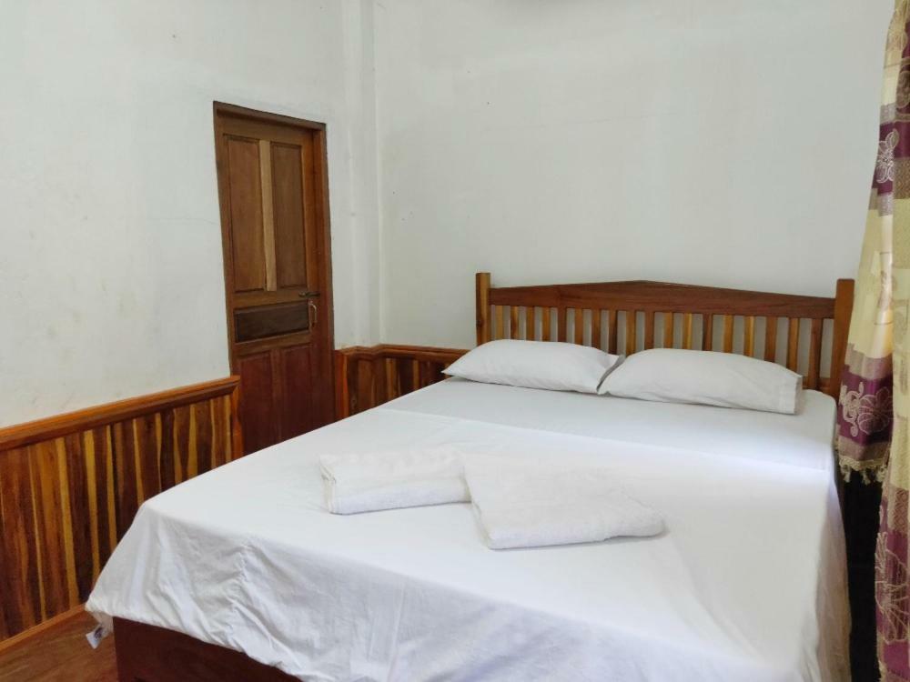 Sunset Bungalows & Gh Muang Ngoi Экстерьер фото