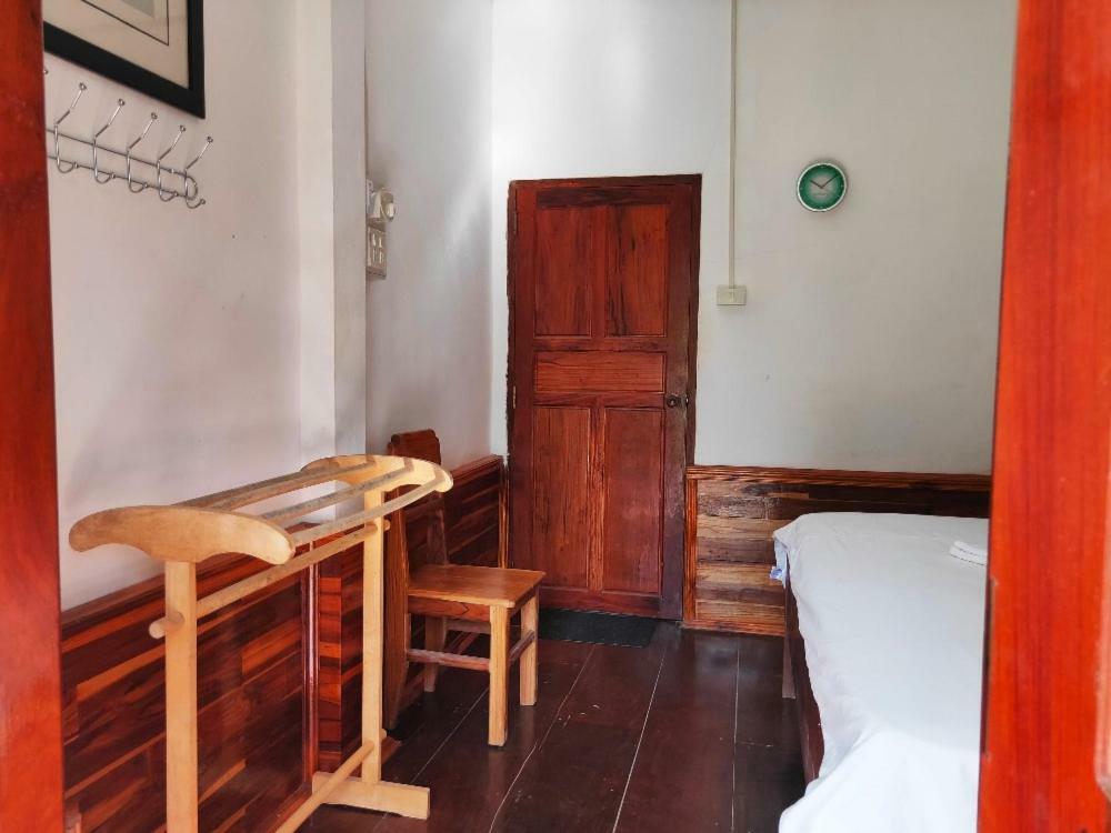Sunset Bungalows & Gh Muang Ngoi Экстерьер фото