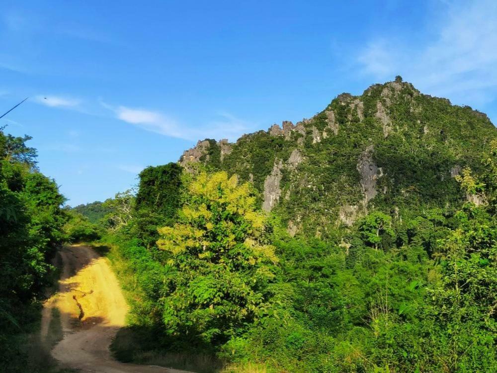 Sunset Bungalows & Gh Muang Ngoi Экстерьер фото
